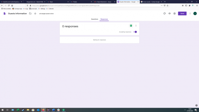 Responses tab with the spreadsheet icon in Google Forms